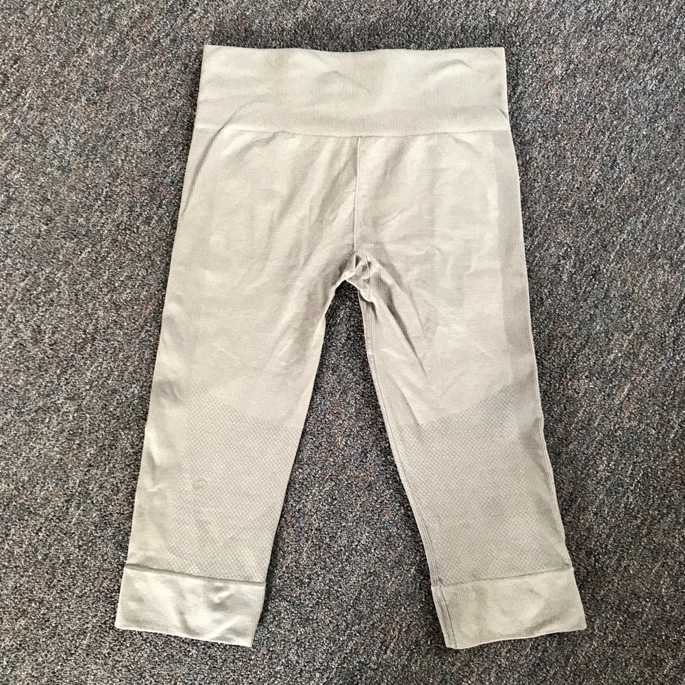 Lululemon cropped leggings